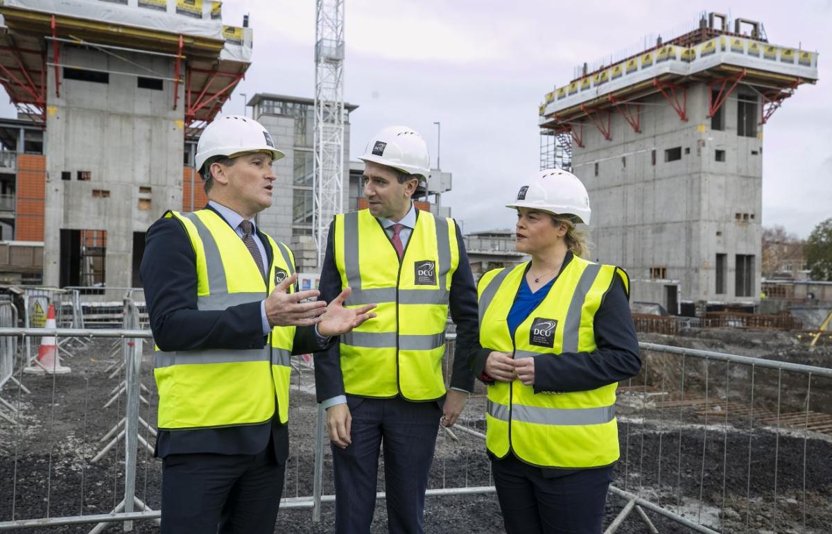 Minister for Further and Higher Education, Simon Harris, joined Chief Operations Officer, Declan Raftery and Céline Crawford, Director of Communications and Marketing with members of the construction team to officially launch the Polaris building