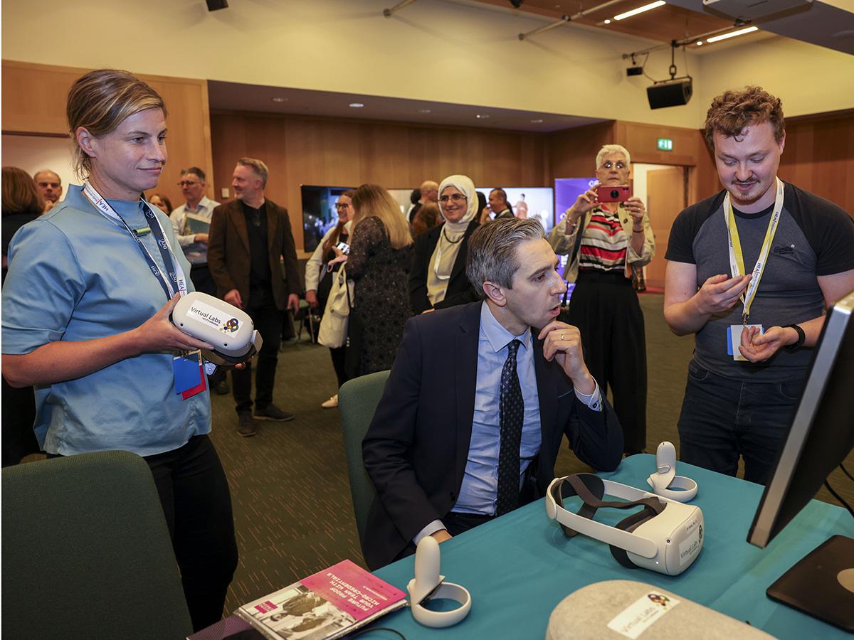Minister Simon Harris at the Virtual Labs stand, a HCI project with DCU partnering with Maynooth University, TUS, DkIT and UCC to build virtual environments as a teaching tool for chemistry.
