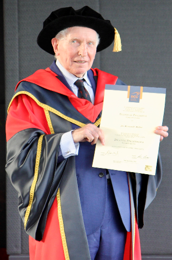 Dr Kenneth Milne