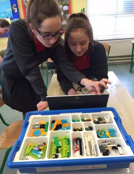 Children from Bayside Senior School working on the Creature Craze Challenge