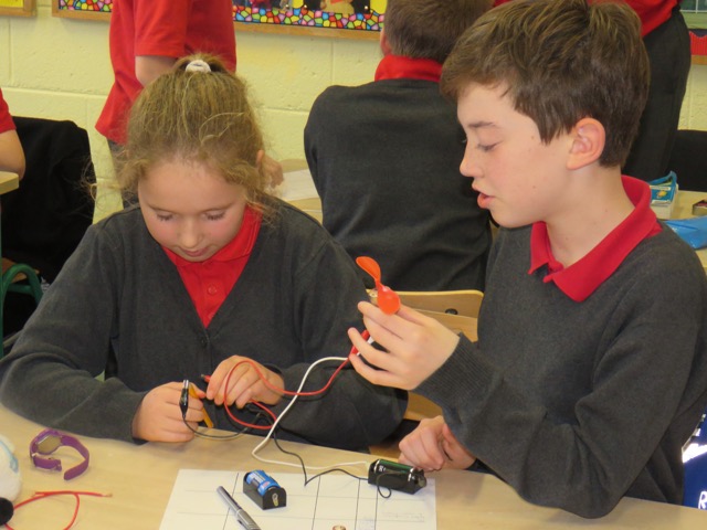 Science Week - Children working on circuits