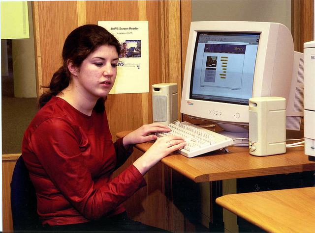 Student using a screenreader