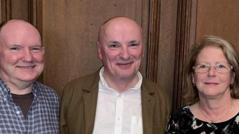 Seán Ó Cearnaigh agus Caoilfhionn Nic Pháidin le Antain Mac Lochlainn