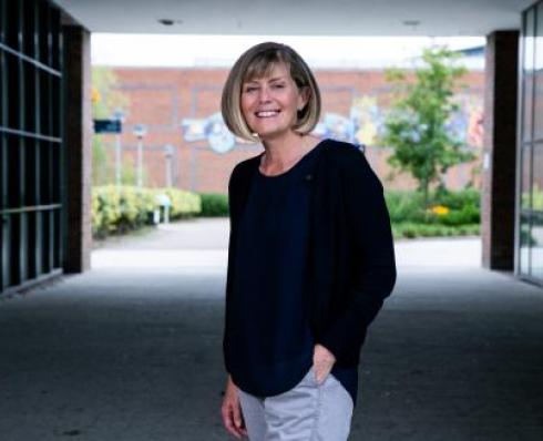 Shows  Dr. Lorna Fitzsimons