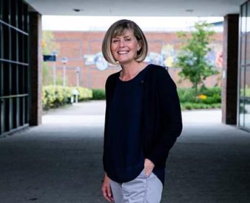 Shows Dr. Lorna Fitzsimons