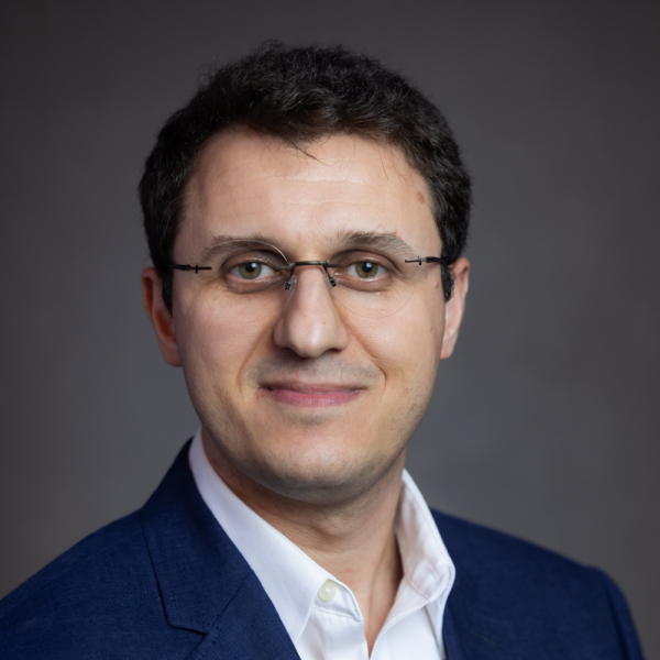 Dr Gëzim Visoka