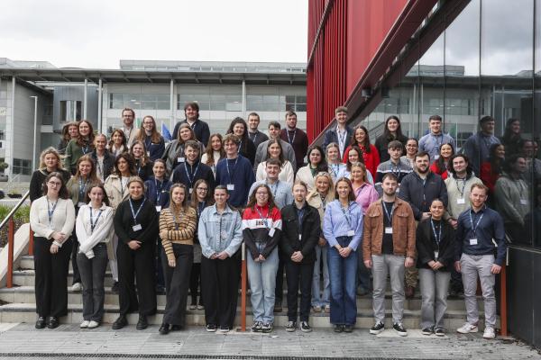 A group shot of STInt participants outside the Polaris building.