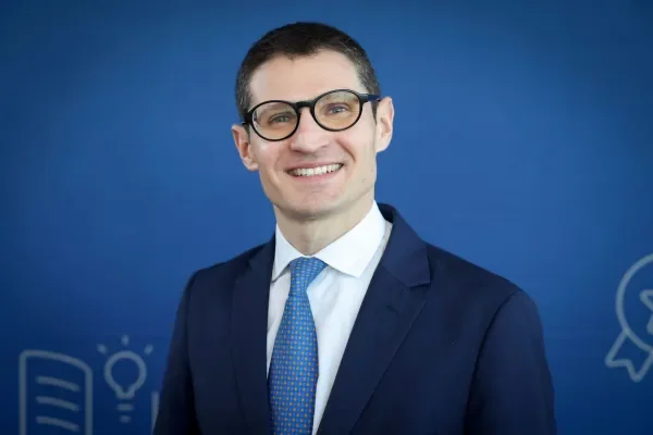 Professor Federico Fabbrini