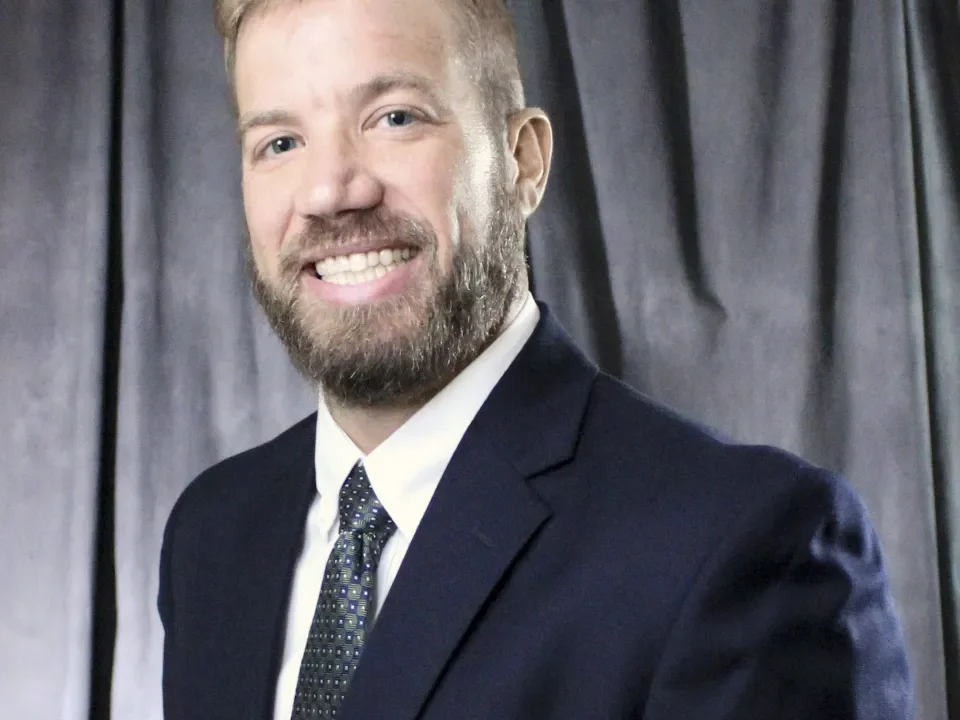 Dr Lyle McKinney