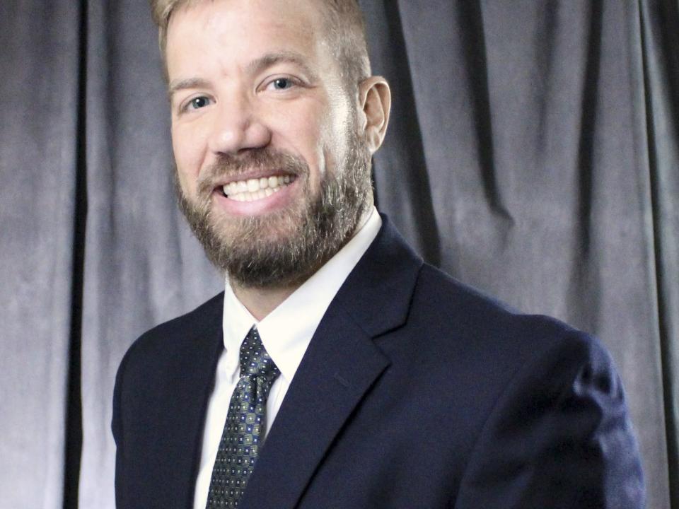 Dr Lyle McKinney