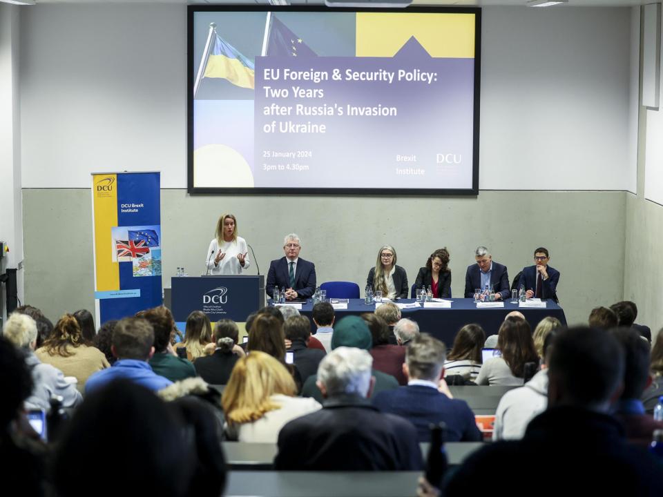 photo of audience listening to keynote speech