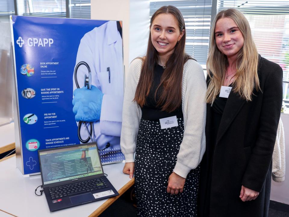 Aoife McCarron and Julia Dempsey 