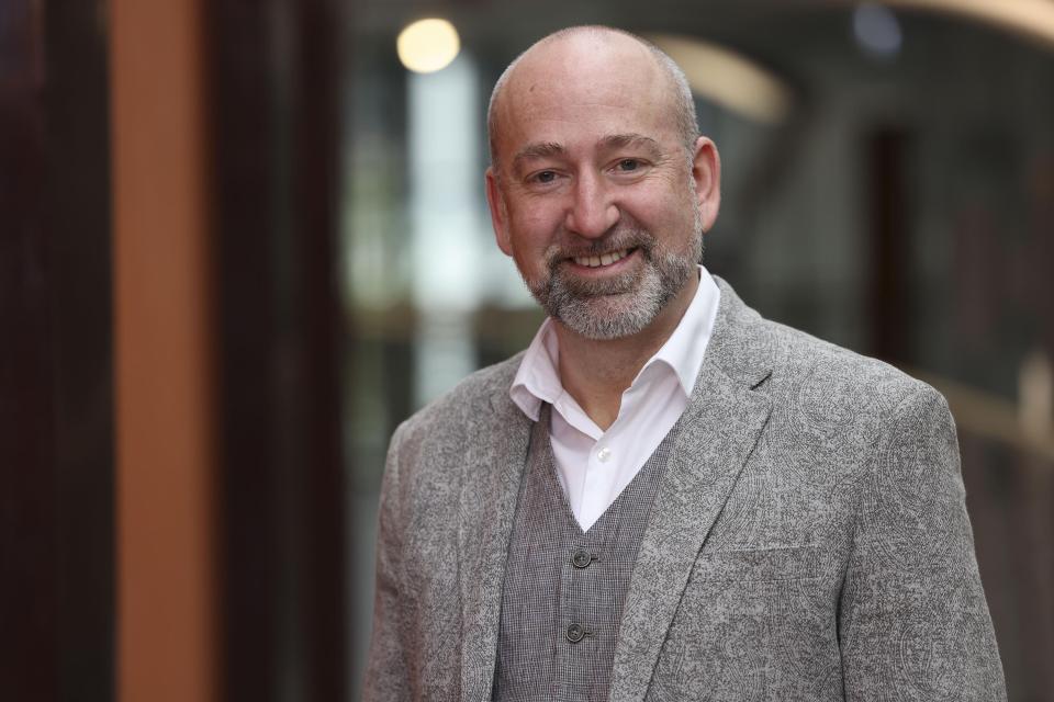 Dr Ray O'Neill