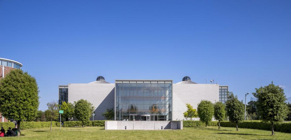 Shows a picture of the O'Reilly Library on the DCU Glasnevin campus