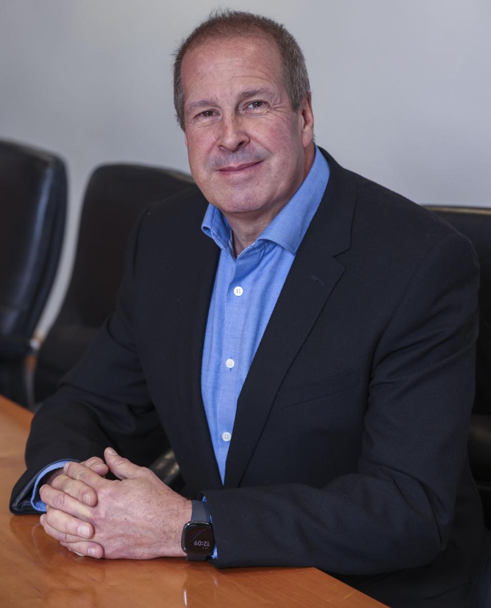 Prof Dominic Elliott