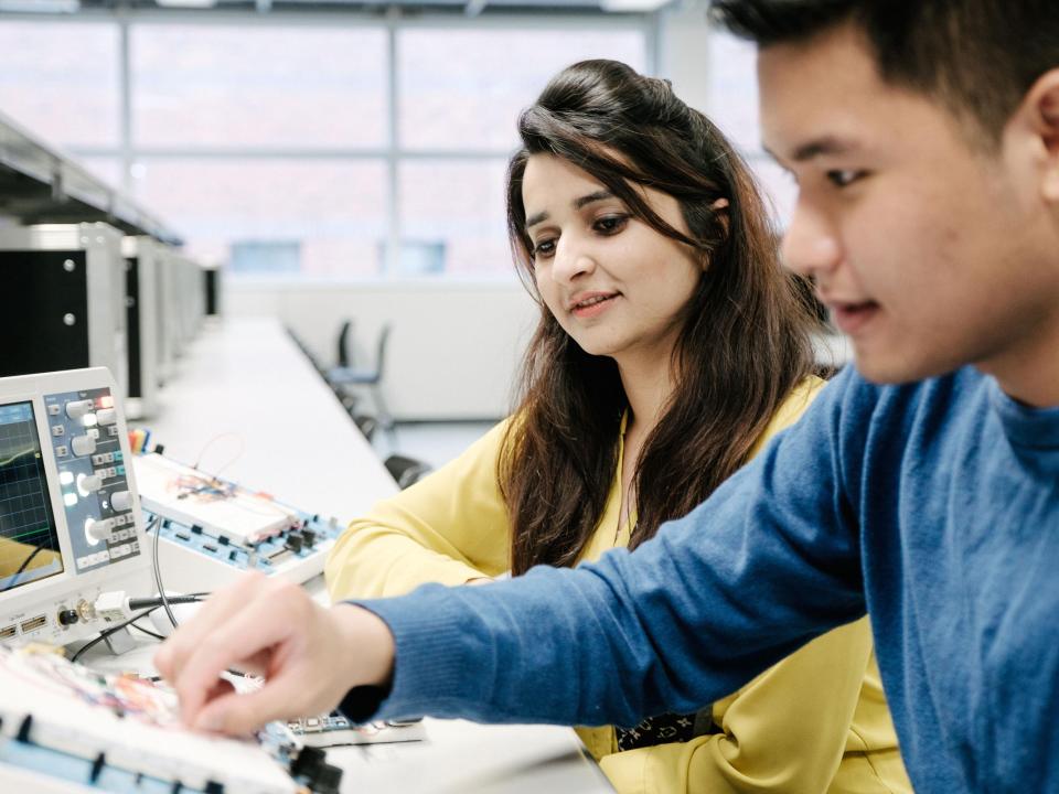 Students working on an project in Faculty of Computing and Engineering in DCU