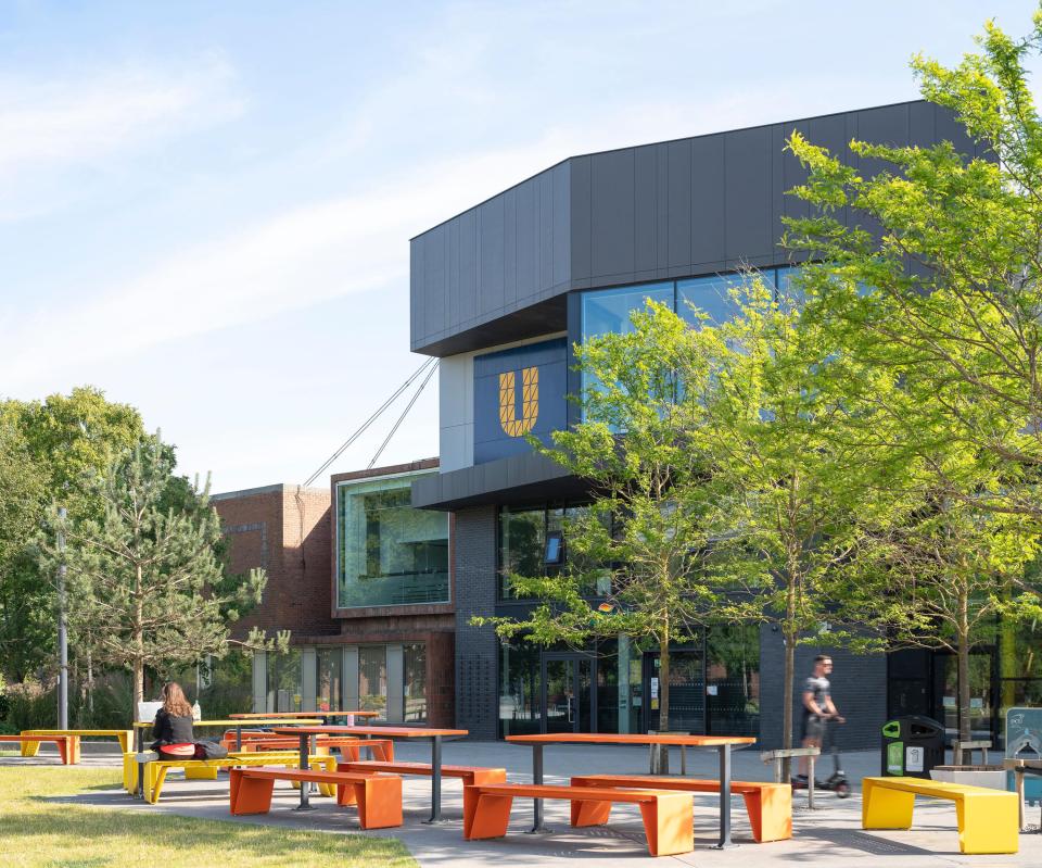 U Building