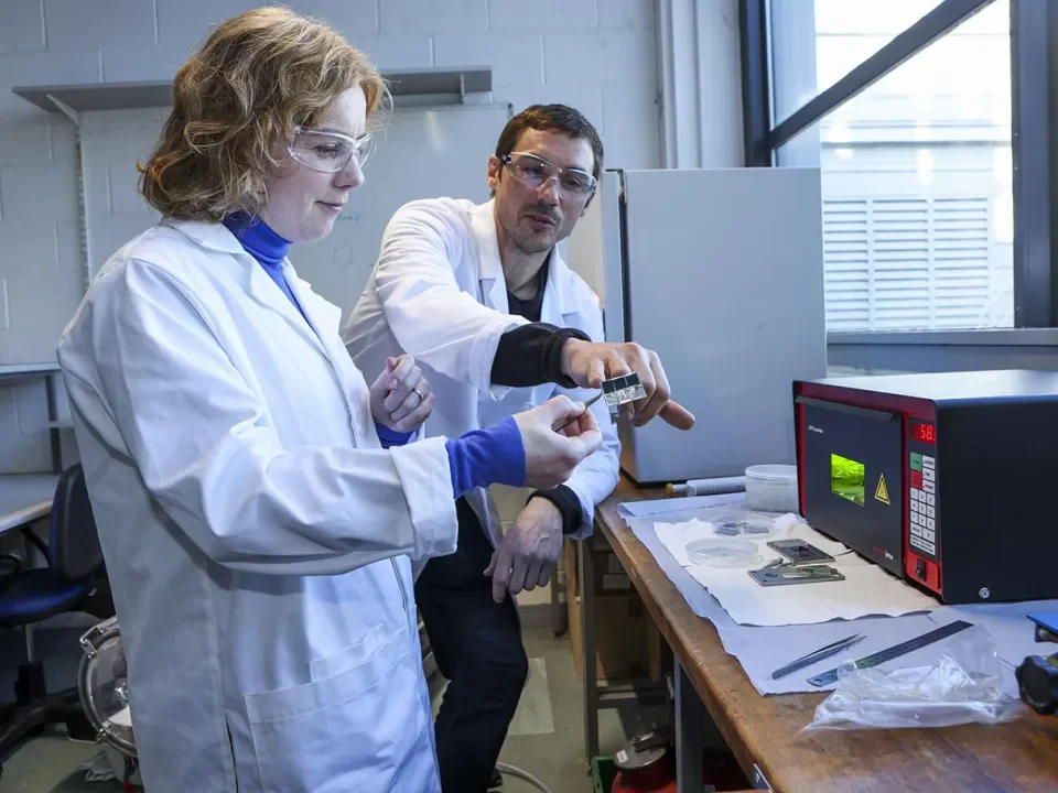 Shows Asst Prof Susan Kelleher with Graham Reid of Science Foundation Ireland