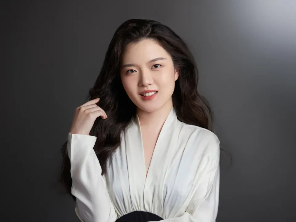 Angie Dong