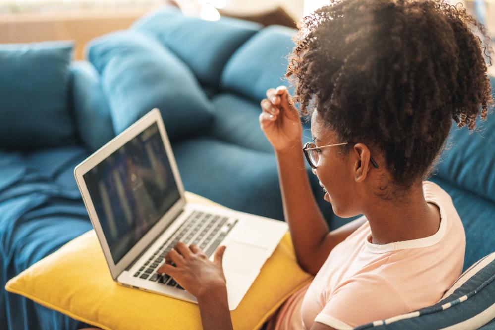 girl on laptop