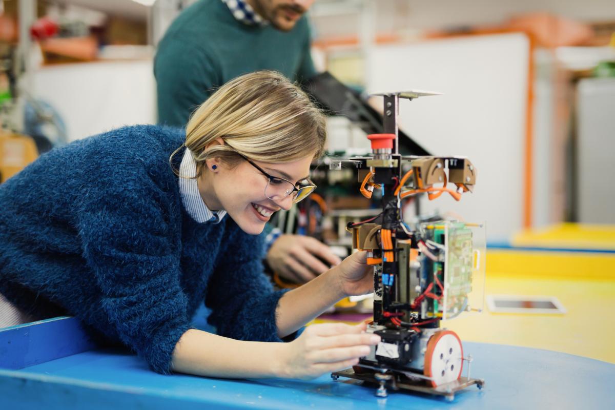 Springboard Webinar: Engineering Analysis & Technologies at DCU Image includes a male and female working on an engineering project