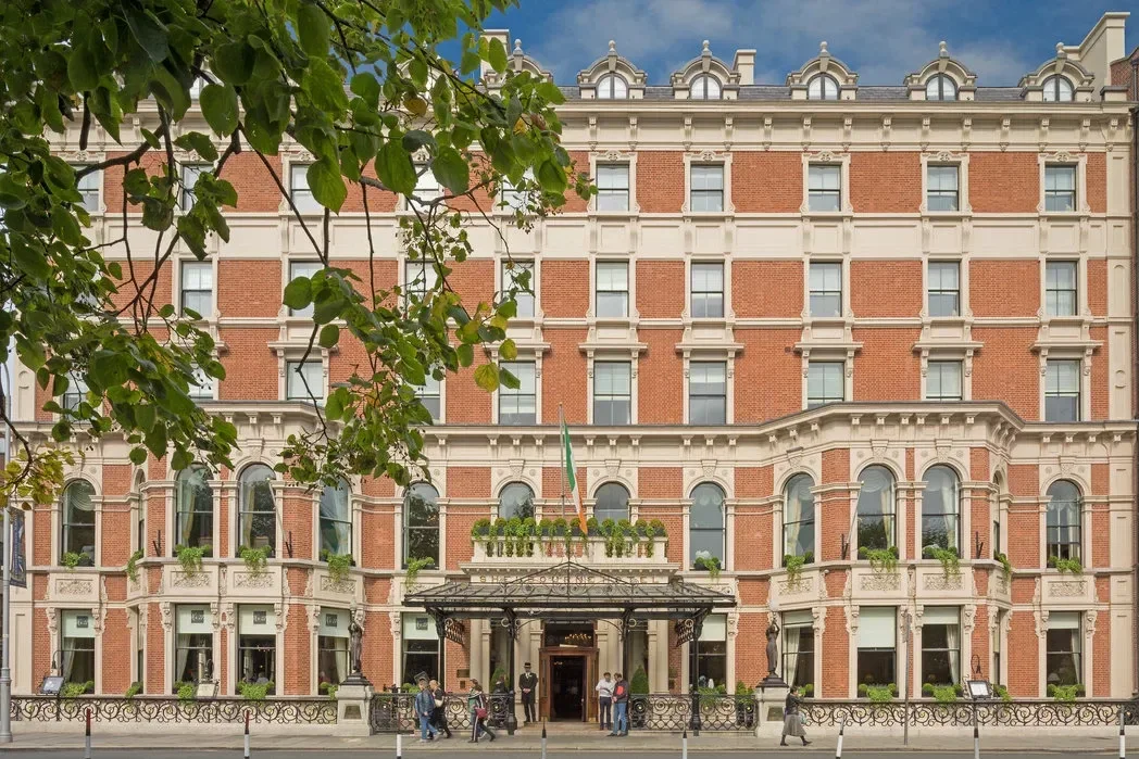 Picture of the front of the Shelbourne Hotel