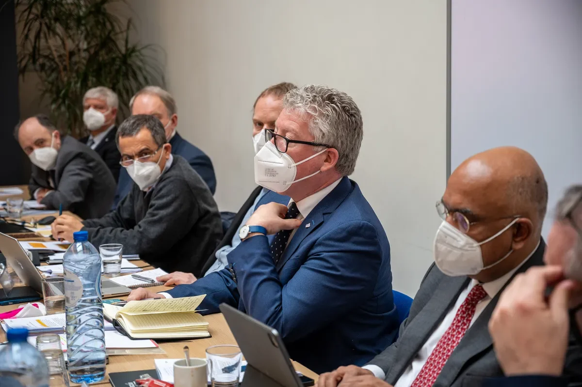 Prof Daire Keogh addresses the ECIU meeting in Brussels
