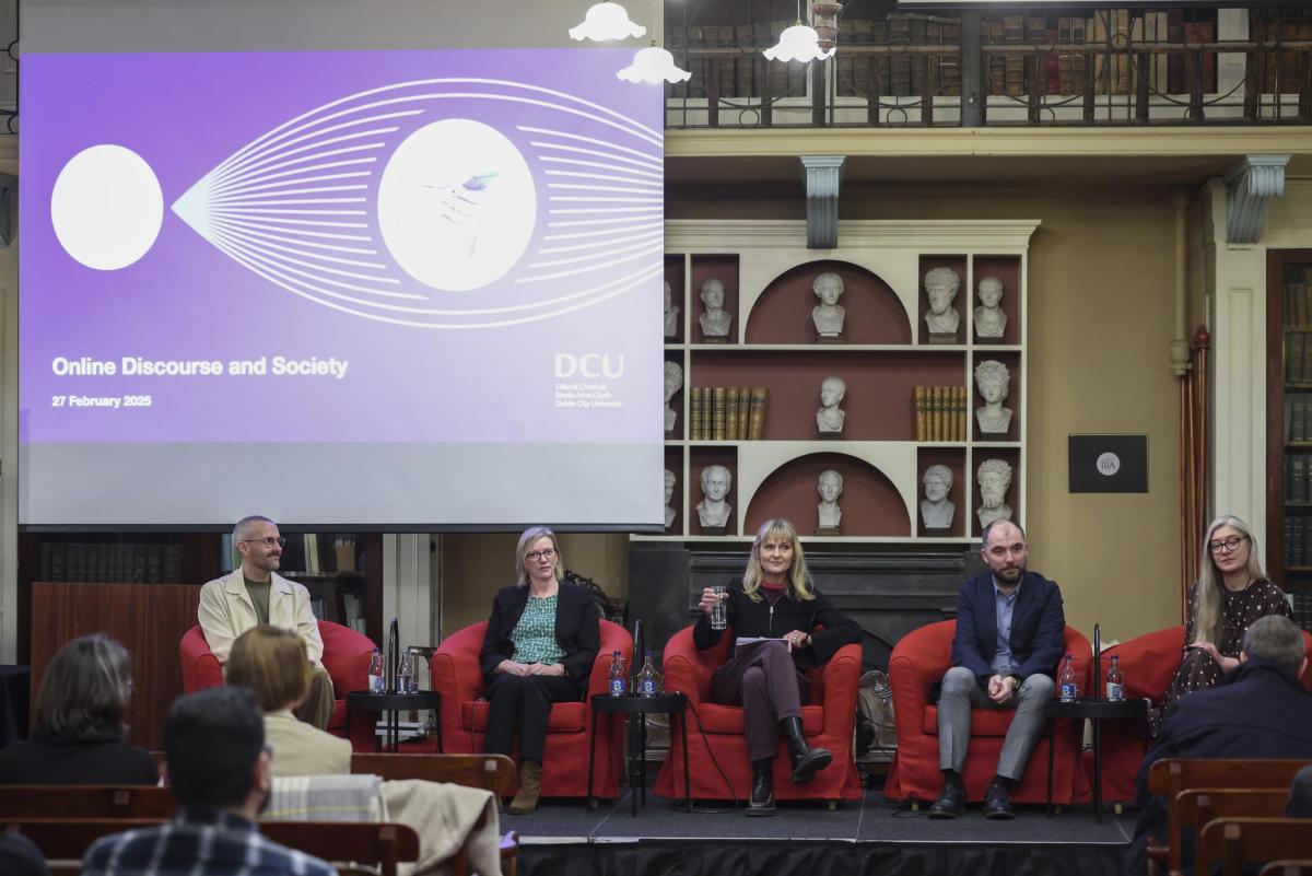 Picture of panel discusson from Futoruolgy Event #1 