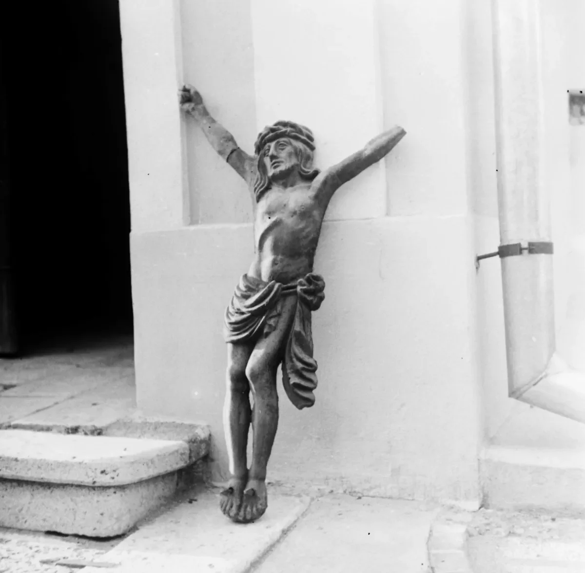Fractured Cross