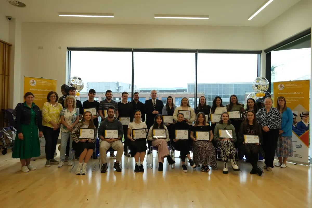 A group shot of the STInt 2023 group.