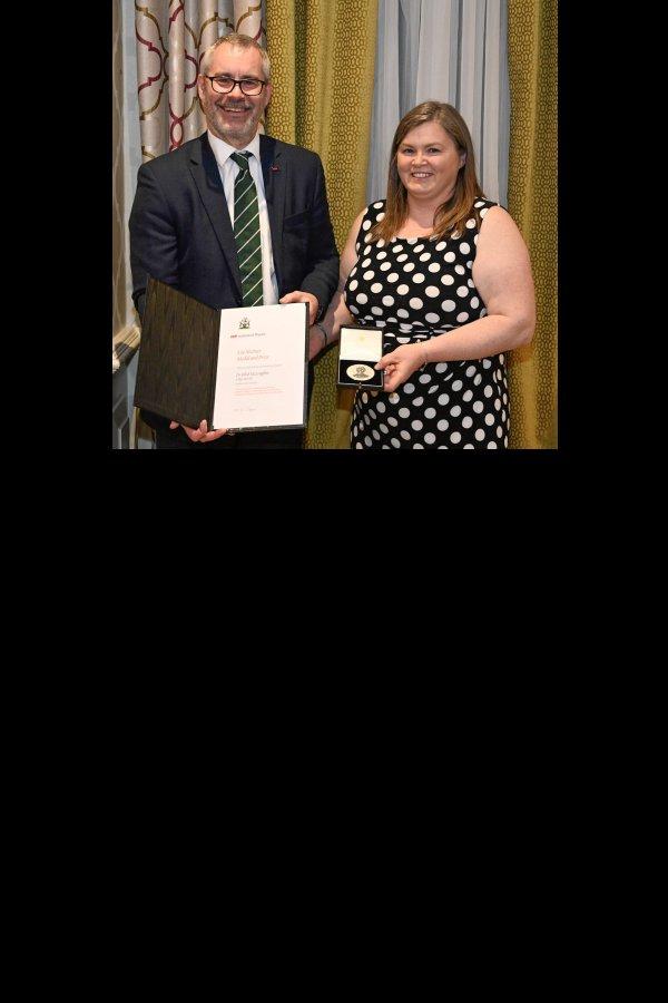 Dr. Eilish McLoughlin receiving the 2018 Lise Meitner Medal and Prize