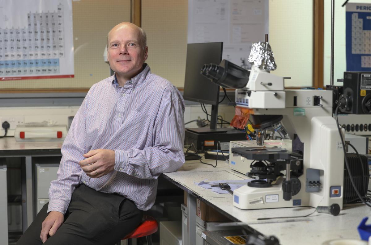 Associate Professor Robert Forster