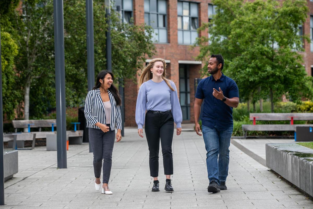Students walking GLA