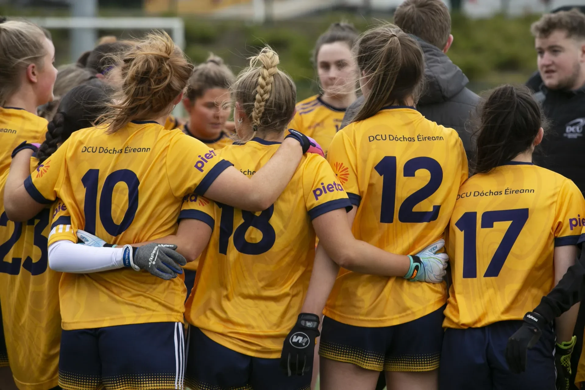 DCU Sport LGFA Huddle