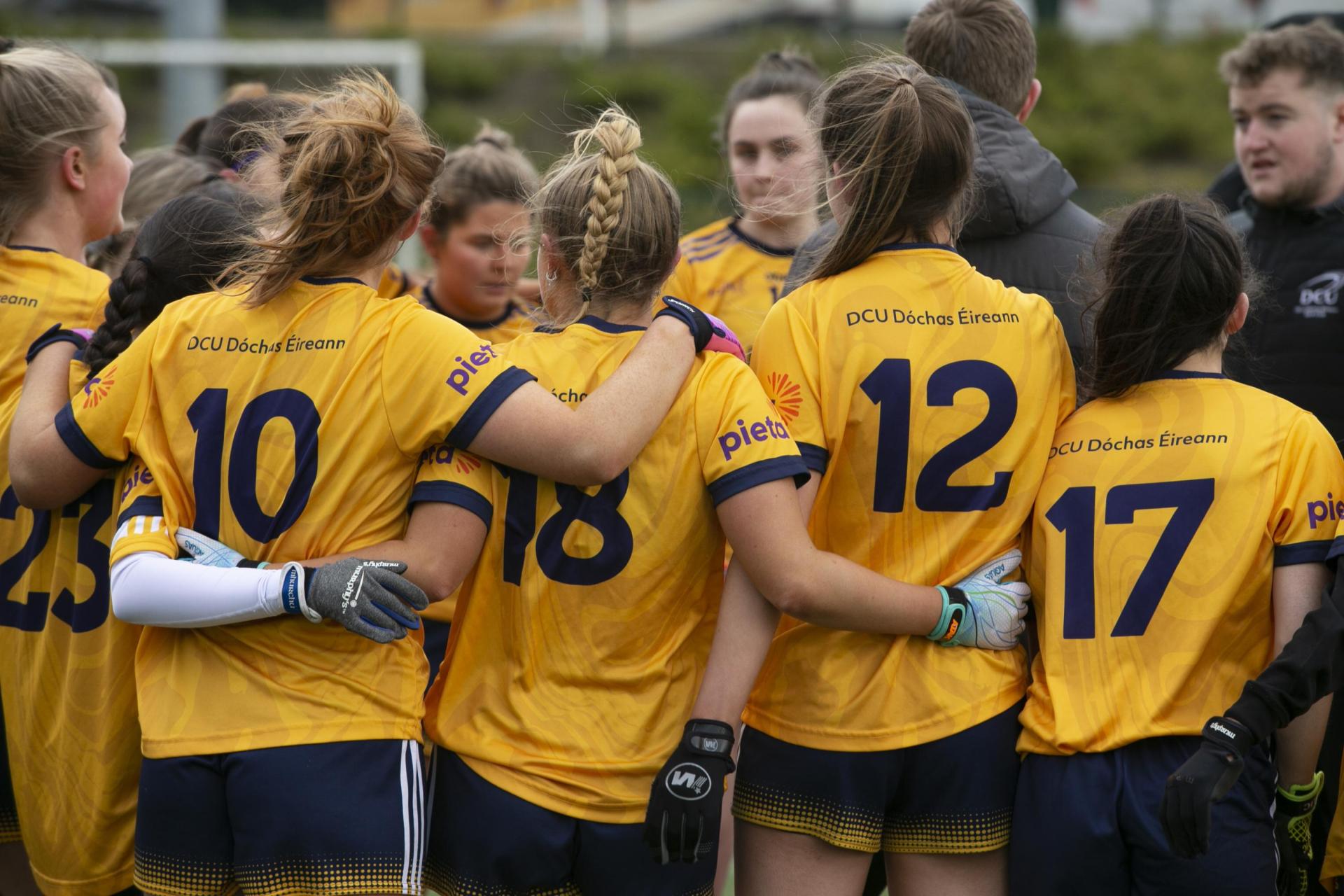 DCU Sport LGFA Huddle