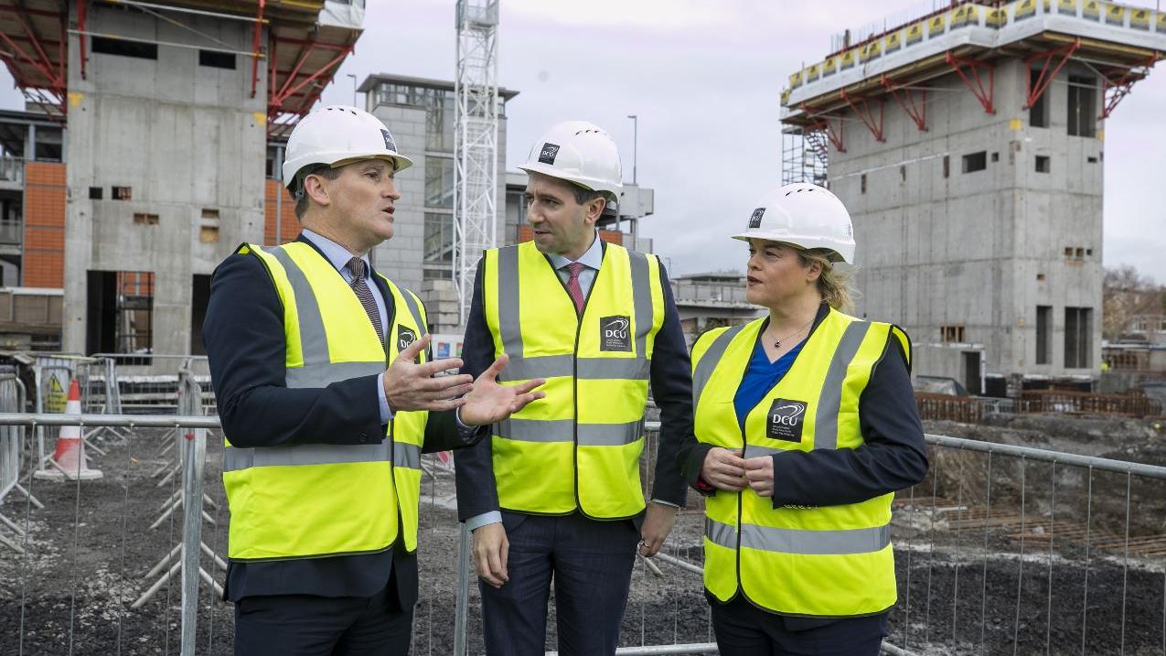Minister for Further and Higher Education, Simon Harris, joined Chief Operations Officer, Declan Raftery and Céline Crawford, Director of Communications and Marketing with members of the construction team to officially launch the Polaris building, a new landmark on Collins Avenue. 