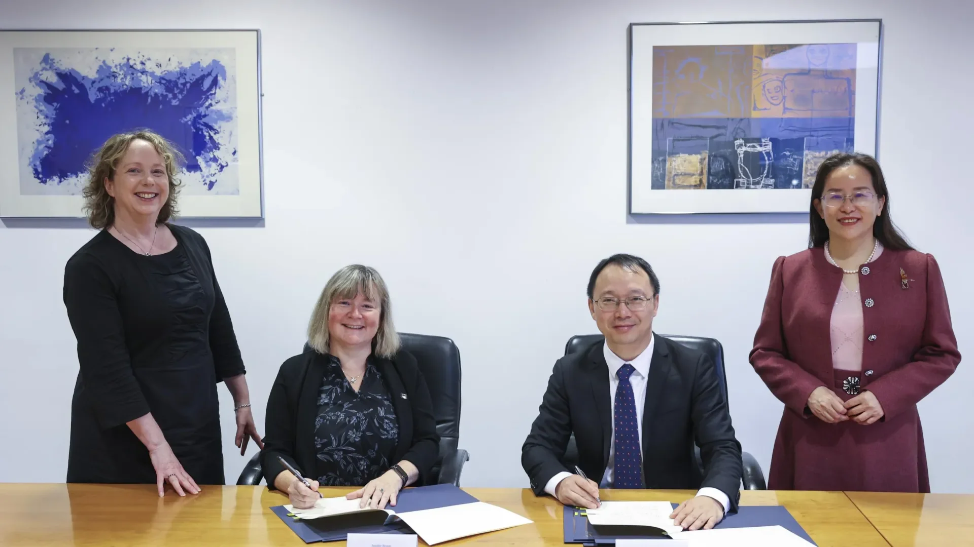 L-R: Prof Lisa Looney, Dr Jennifer Bruton, Prof Ni Binbin, Dr Zhao Xuemei