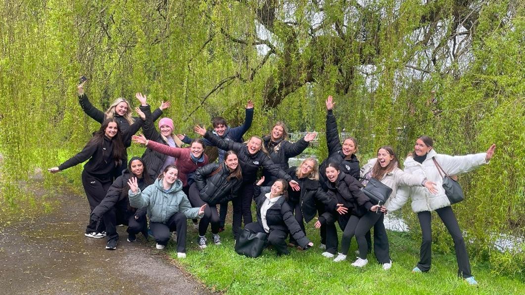 Students in Botanic Gardens