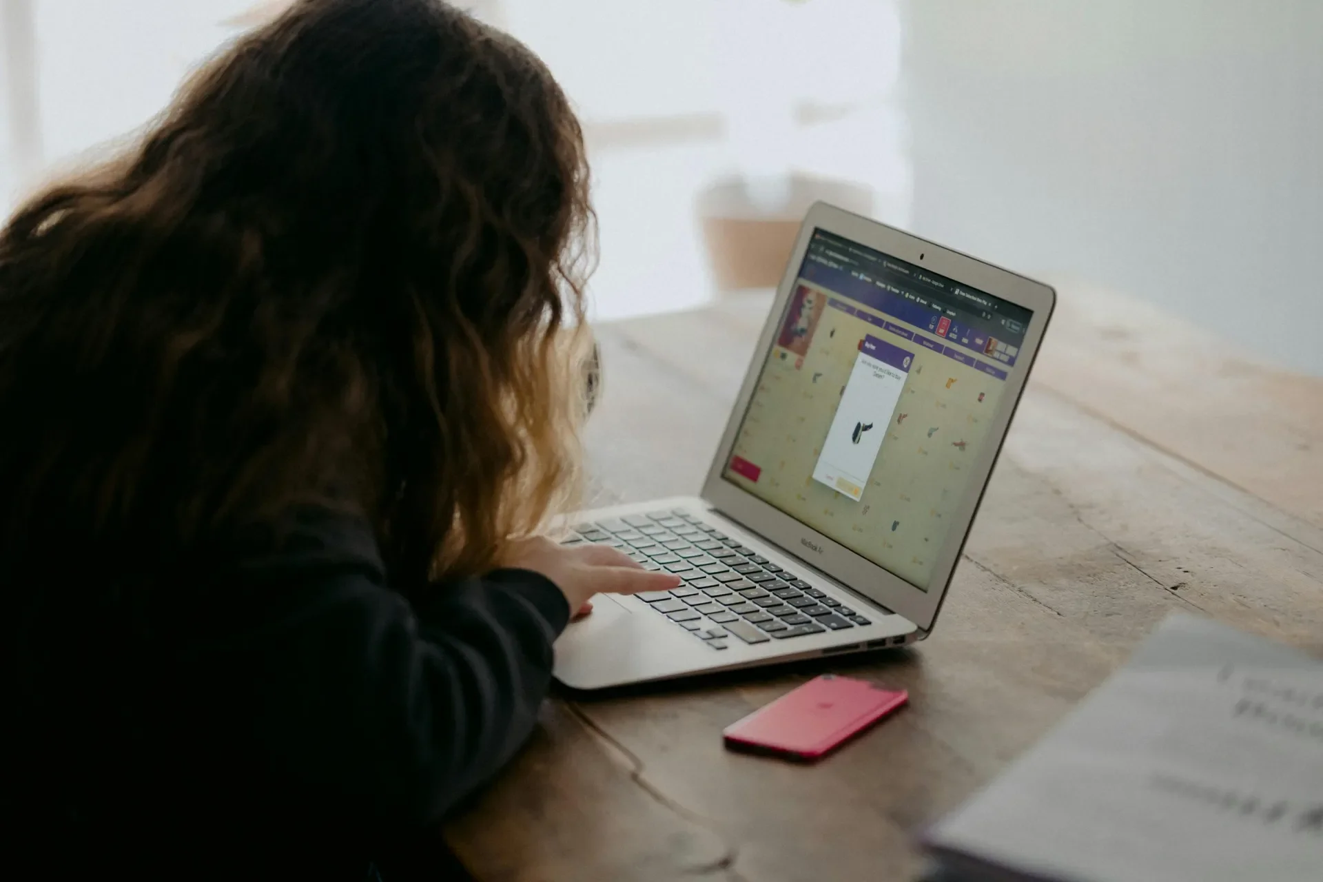 Student with laptop - Photo by Annie Spratt on Unsplash